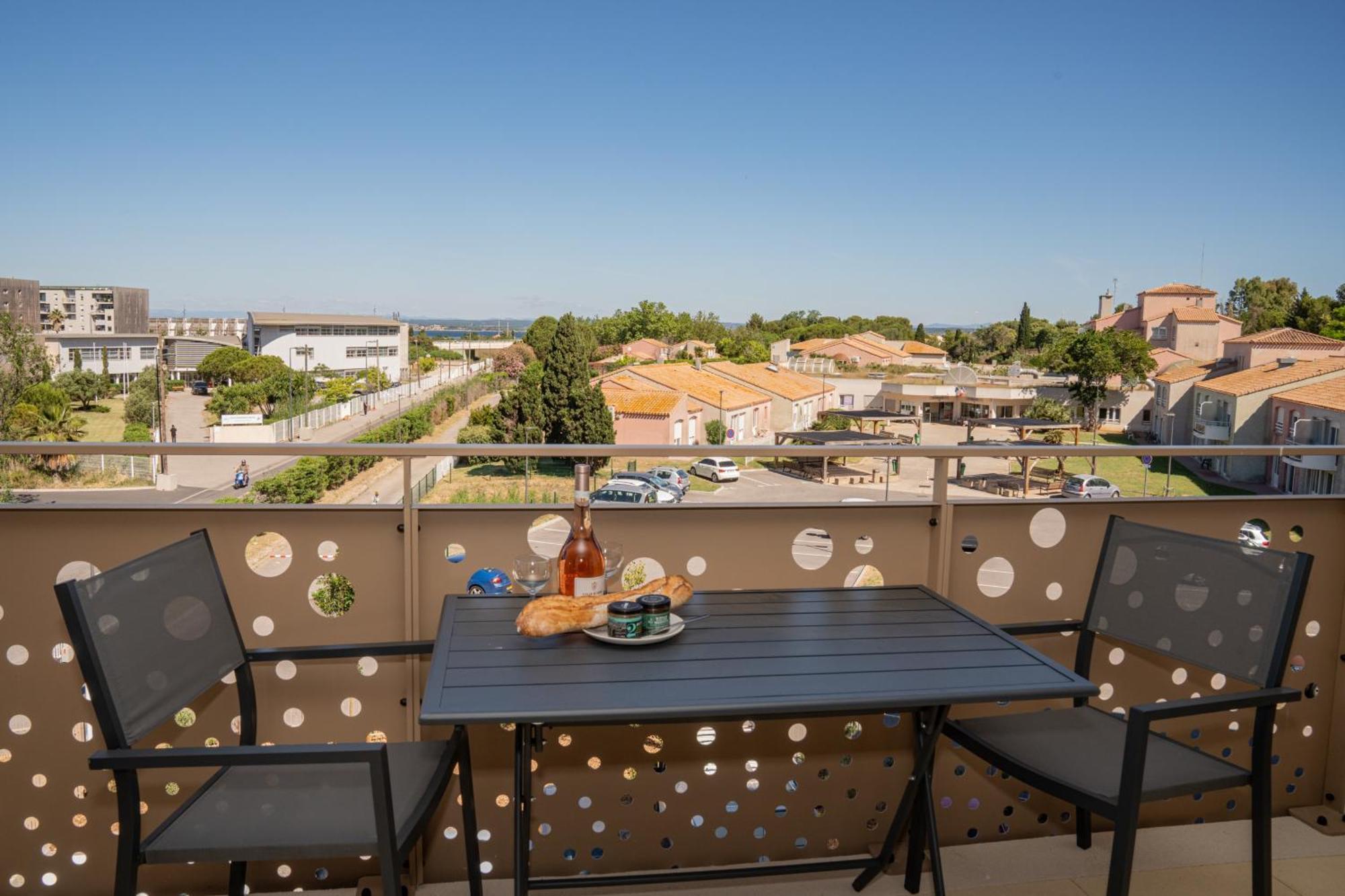 Sete Apt 2Pers, Terrasse Et Parking Apartment Exterior photo